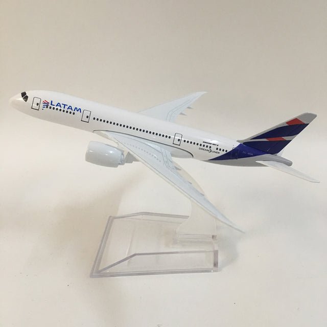 16CM PLANE MODEL AIRPLANE MODEL BRAZIL VARIG AIRLINES BOEING 737 AIRCRAFT MODEL DIECAST METAL 1:400 AIRPLANES MODEL - PILOTSX