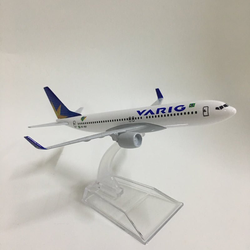 16CM PLANE MODEL AIRPLANE MODEL BRAZIL VARIG AIRLINES BOEING 737 AIRCRAFT MODEL DIECAST METAL 1:400 AIRPLANES MODEL - PILOTSX