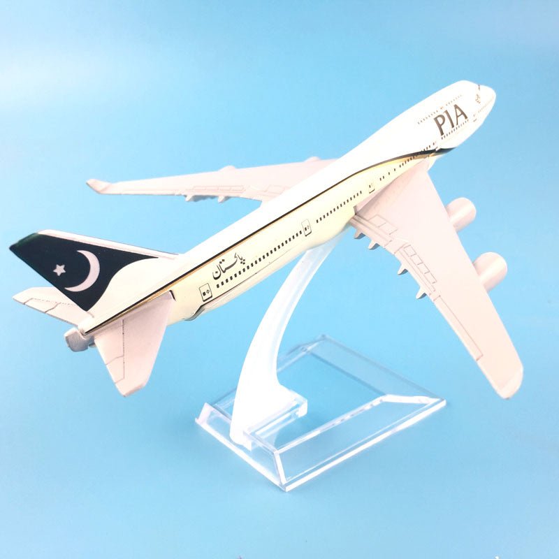 AIR PAKISTAN PIA BOEING 747 AIRWAYS AIRCRAFT BOEING 747 400 AIRLINES AIRPLANE - PILOTSX