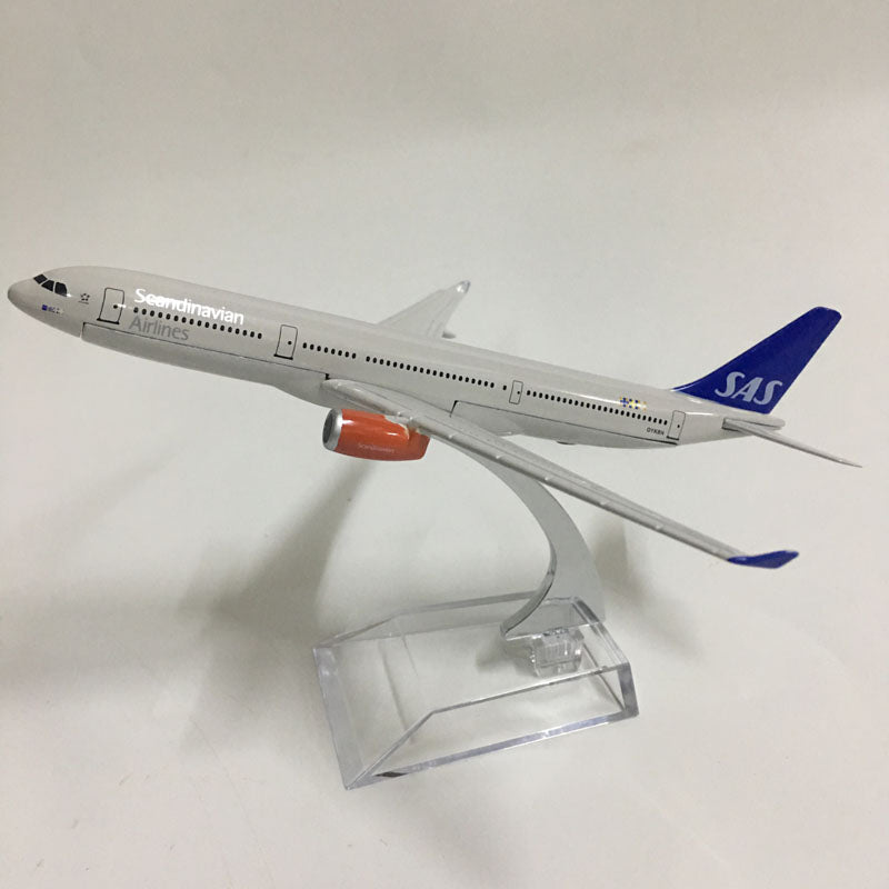 Scandinavian Airbus A330 Plane Model Airplane Model SAS Aircraft Model 1:400 Diecast Metal planes AV8R