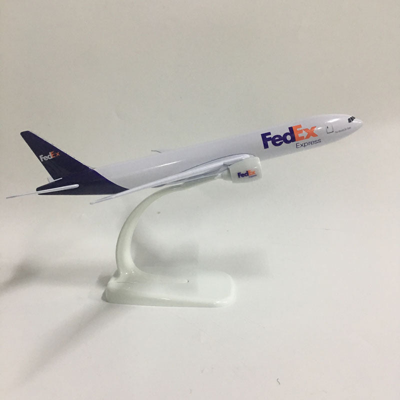 Airplane Model FedEx Aviation Boeing 777 Aircraft Model 1:300 Diecast Metal Airplanes Planes AV8R