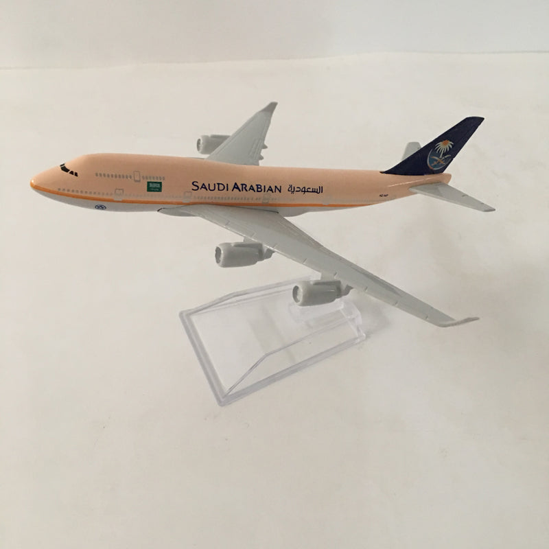 SAUDI ARABIAN Boeing 747 Aircraft Model 1:400 Diecast Metal Airplanes Plane AV8R