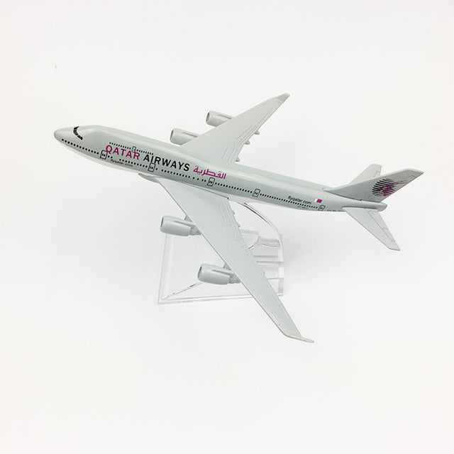 Airplane Model QATAR Airbus A380 Aircraft Model 1:200 Diecast Metal Airplanes AV8R