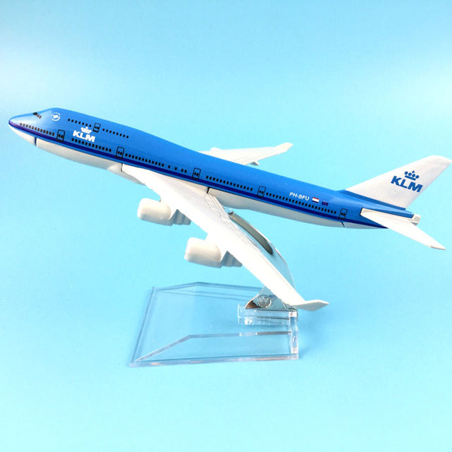 Russian aviation 16cm Metal Aircraft Plane Model toys A330 Boeing 777 DHL Airbus Airplane Model AV8R